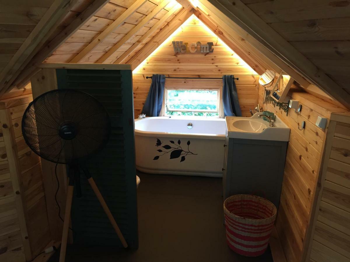 La Cabane De L'Atelier Bomal Екстериор снимка